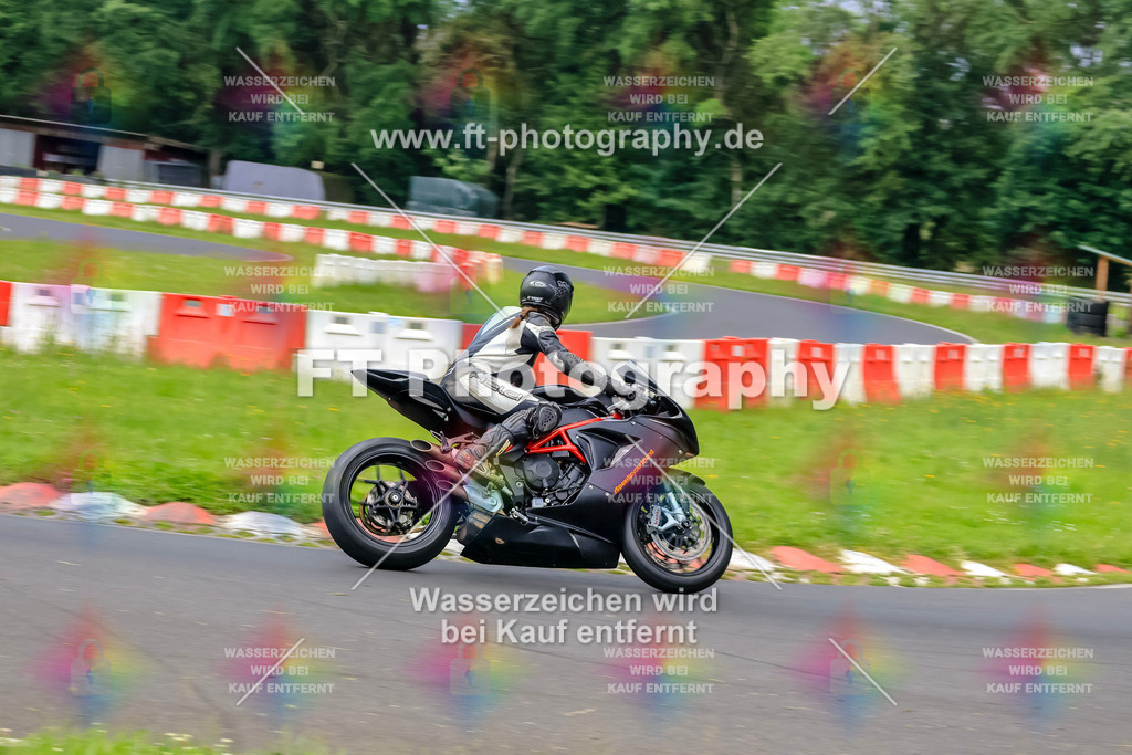 VBK-6415 | Hier findet Ihr Bilder von Touristenfahrten auf der Nürburgring Nordschleife oder von anderen Veranstaltungen die ich besucht habe. Viel Spass beim Durch Schauen 