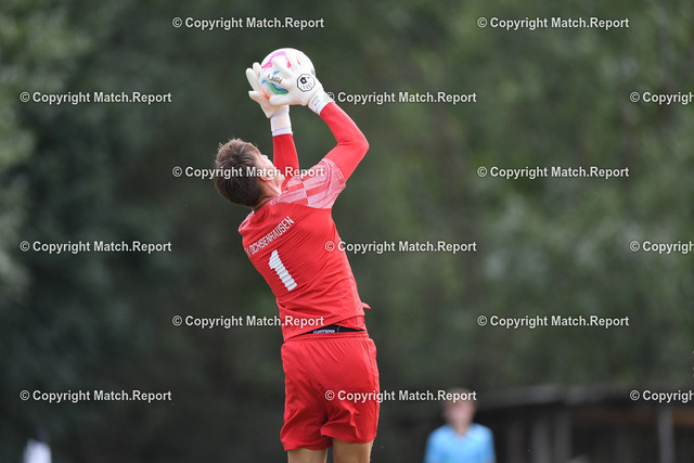 mls | WFV Pokal Gruppe 4 Runde 1 am 22.07.2023 in Rangendingen (Rasenplatz)
SV Rangendingen - SV Ochsenhausen
Torhueter Julian Gebhart (SV Ochsenhausen) faengt den Ball
FOTO: ULMER Pressebildagentur / Moritz Liss
xxNOxMODELxRELEASExx
