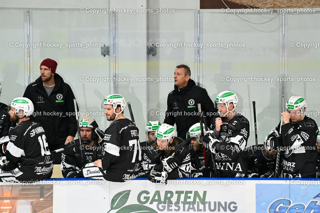 ESC Steindorf vs. SC Hohenems 11.3.2023 | Spielerbank SC Hohenems, #16 Spannring Stefan, #6 Schadl Sandro Emanuel, #76 Fritz Lukas, #17 Kainz Pascal, #47 Rainer Michael, Headcoach SC Hohenems SCHMIDLE Bernd, Assistentcoach SC Hohenems Michael Unterberger
