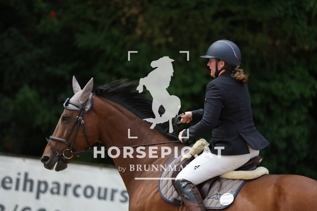 0P6A3371 | Willkommen bei Brunnmayr - Design & Fotografie – Ihrem Spezialisten für Reitturniere und Pferdeveranstaltungen in Oberösterreich, Salzburg und Bayern! Seit über 17 Jahren sind wir leidenschaftlich dabei.