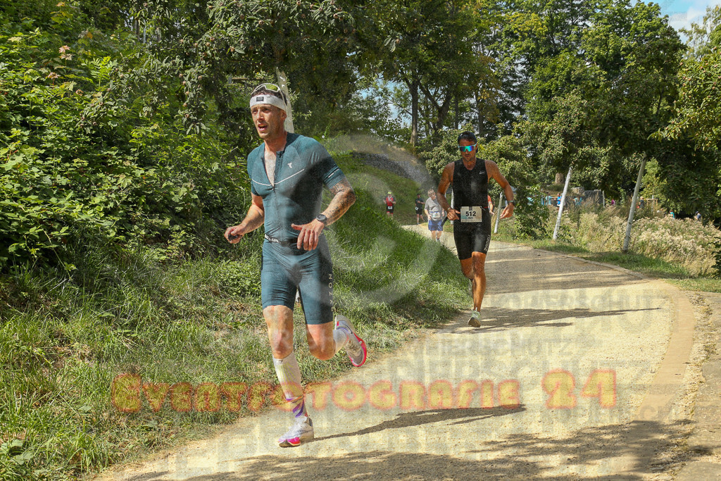 250824_1412_EX1_5384 | Sportfotografie im Rhein-Sieg Kreis, Köln, Bonn, NRW, Rheinland Pfalz, Hessen, etc. Unser Tätigkeitsfeld umfasst den Laufsport vom Volkslauf über den Marathon, Duathlon, Triathon bis zum Ultralauf wie Kölnpfad Ultra oder Schindertrail.