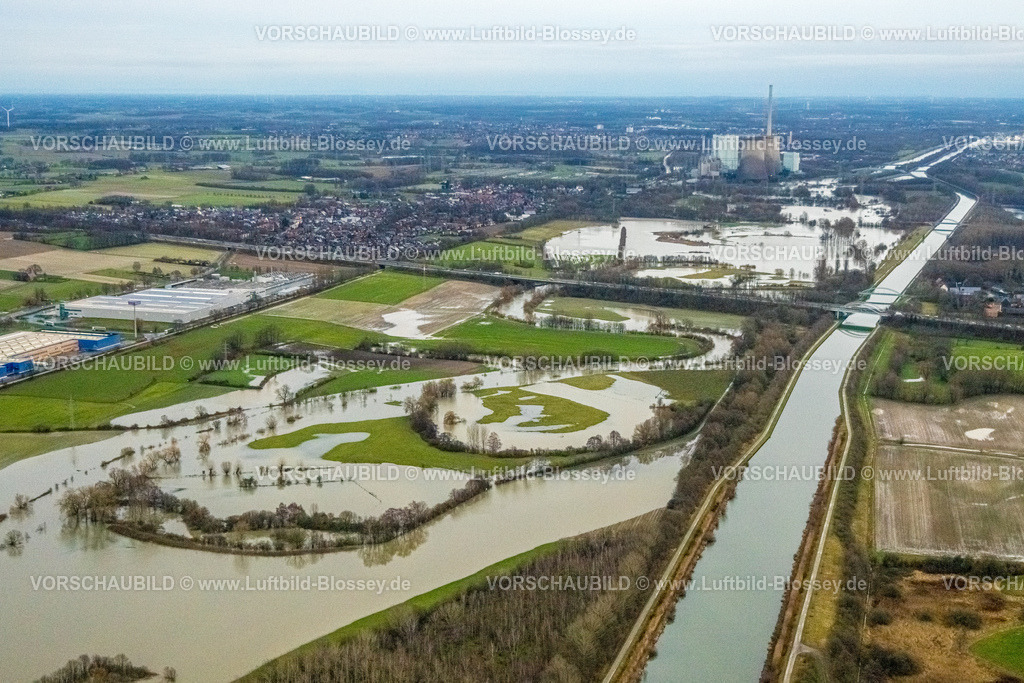 Bergkamen231204820Lippe | Luftbild vom Hochwasser der Lippe, Weihnachtshochwasser 2023, Fluss Lippe tritt nach starken Regenfällen über die Ufer, Überschwemmungsgebiet Naturschutzgebiet Lippeaue Stockum mit Blick zum RWE Generation SE Kraftwerk Gersteinwerk, Datteln-Hamm-Kanal, Rünthe, Bergkamen, Ruhrgebiet, Nordrhein-Westfalen, Deutschland