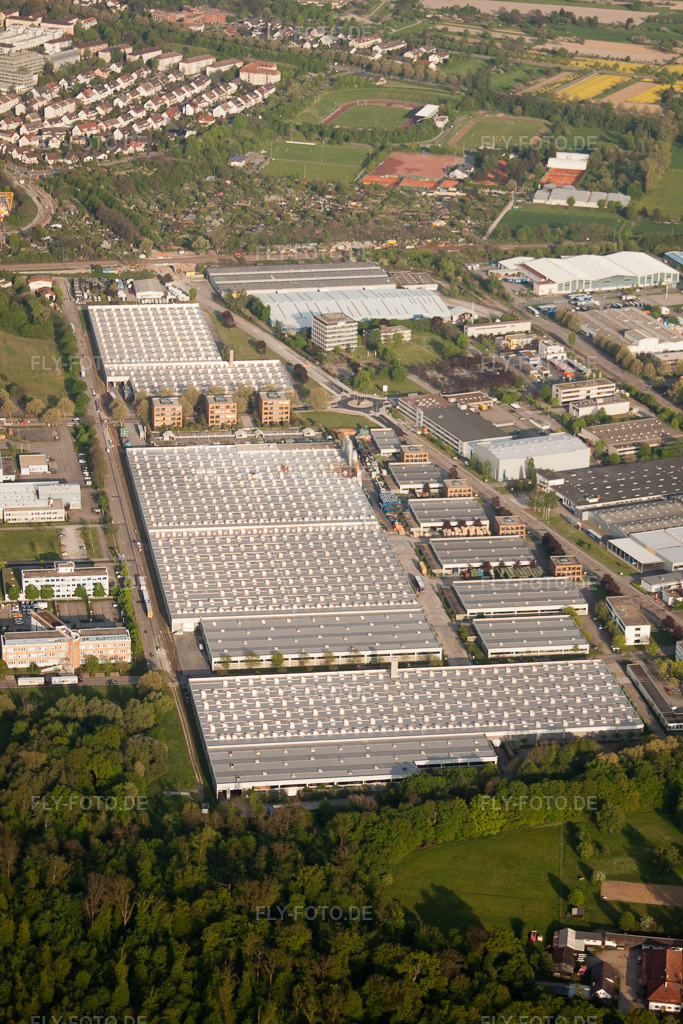 Luftbild: Daimler Teilelager, Mecedes Glaslager in Ettlingen im Bundesland Baden-Württemberg in Deutschland. Foto: IMG_26862.jpg vom 28.04.2010 durch Werner Riehm/FLY-FOTO.de
