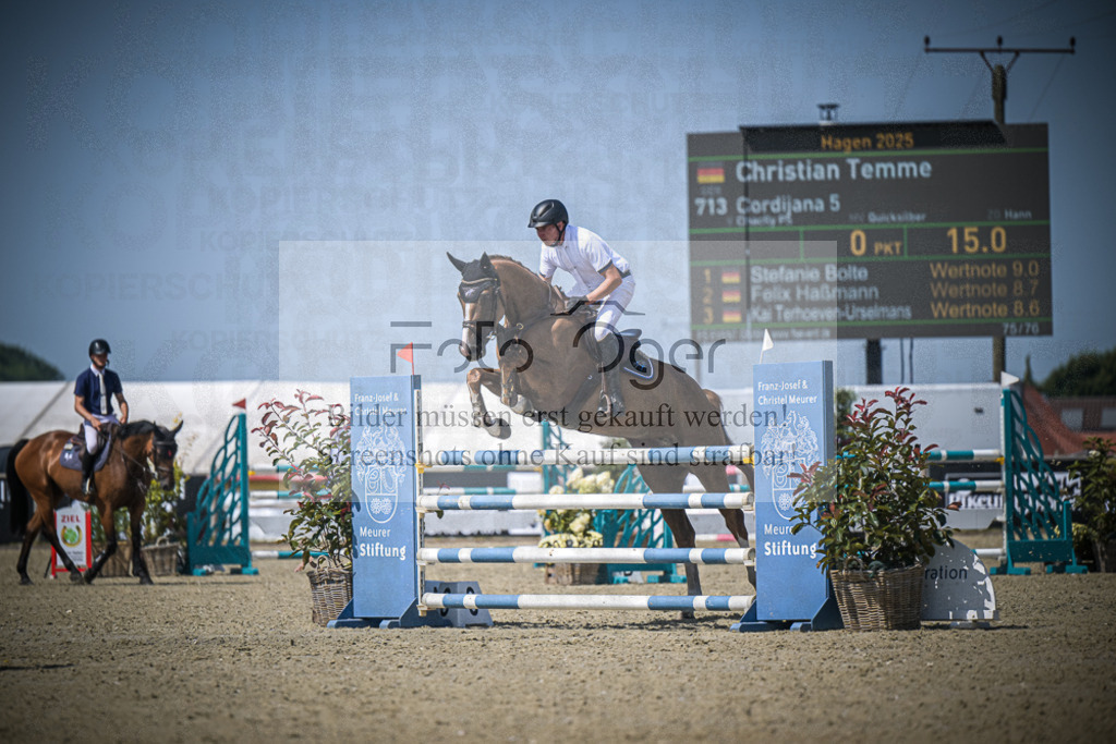 DOS_4073 | Entdecke hochwertige Reitturnierfotos von Foto Oger. Professionell, emotional und authentisch – jetzt Lieblingsmomente im Shop bestellen.Deutschlandweite Turnierfotografie. - Realisiert mit Pictrs.com