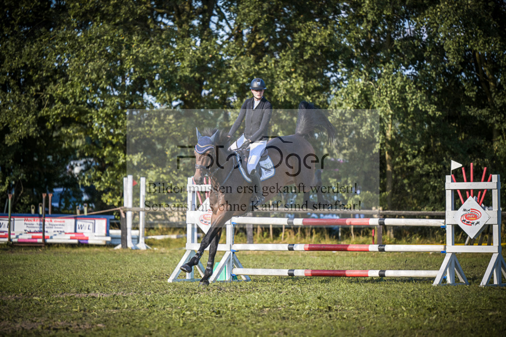 DOS_0194 | Entdecke hochwertige Reitturnierfotos von Foto Oger. Professionell, emotional und authentisch – jetzt Lieblingsmomente im Shop bestellen.Deutschlandweite Turnierfotografie. - Realisiert mit Pictrs.com