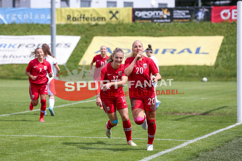 Norwegen U19  Bulgarien U19 | Stine Nybø Brekken (Norway #7) Thea Kyvag (Norway #11) Guro Hammer Røn (Norway #17) Cathinka Cecilie Friis Tandberg (Norway #20) ; Norwegen U19  Bulgarien U19 am 13.05.2022 in Wels
(Huber Arena), AUSTRIA, (Photo by Ernst Krawagner sport-fan.at) - Realisiert mit Pictrs.com