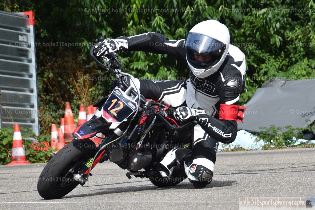 DSC_1138 | Sportfotografie , Motorsport, Motoross, Reitsport, Mointainbike, Enduro,
Landschaft , Outdoor, Eventfotografie, Landschaft, Bilder online bestellen - Realisiert mit Pictrs.com