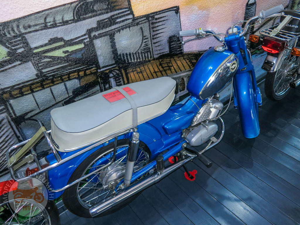 MopedmuseumNeumühl_151023_060 | Bildergalerie von Sport-Ereignissen aber auch von weiteren spannenden Dingen - nicht nur vom Niederrhein. In Anlehnung an den bekannten Spruch von Hanns Dieter Hüsch heißt das Motto: "Niederrhein ist überall".  - Realisiert mit Pictrs.com