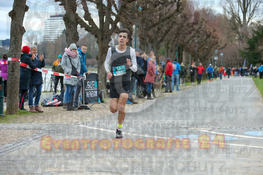 231231_1145_EX1_3956 | Sportfotografie im Rhein-Sieg Kreis, Köln, Bonn, NRW, Rheinland Pfalz, Hessen, etc. Unser Tätigkeitsfeld umfasst den Laufsport vom Volkslauf über den Marathon, Duathlon, Triathon bis zum Ultralauf wie Kölnpfad Ultra oder Schindertrail.