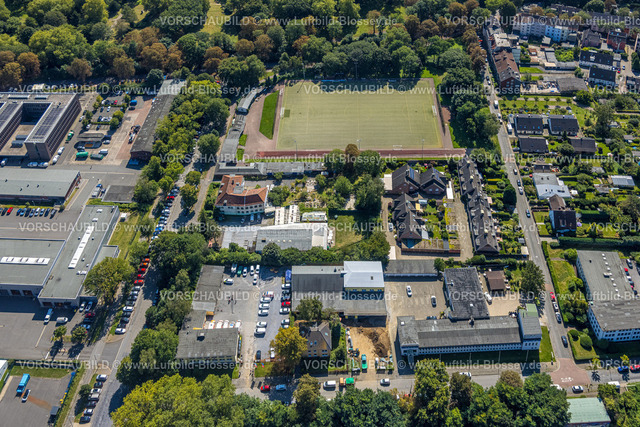 Bochum240816460 | Luftbild, Fußballstadion SV Preussen Bochum Vöde e.V., Wohngebiet Gersteinring mit Pantoffelfabrik Kulturzentrum, Hotel Excelsior GmbH, Grumme, Bochum, Ruhrgebiet, Nordrhein-Westfalen, Deutschland