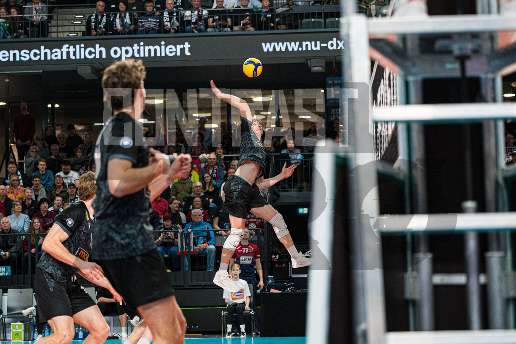 Volleyball I Herren I Saison 2025/2026 I Bundesliga I 8. Spieltag I SVG Lüneburg - FT 1844 Freiburg | CONTRAST ZERØ MEDIA - Realisiert mit Pictrs.com