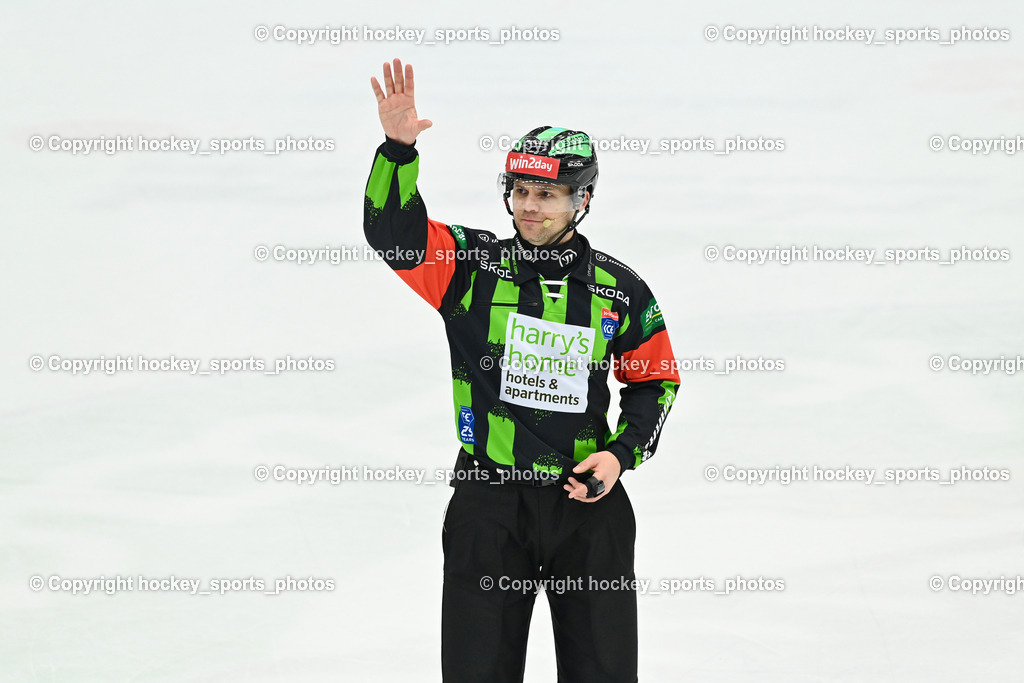 EC IDM Wärmepumpen VSV vs. STEINBACH BLACK WINGS LINZ  | HRONSKY TOMAS Referee, EC IDM Wärmepumpen VSV vs. STEINBACH BLACK WINGS LINZ , EC IDM Wärmepumpen VSV vs. STEINBACH BLACK WINGS LINZ  am 28.01.2025 in Villach (Stadthalle Villach), Austria, (Photo by Bernd Stefan)
