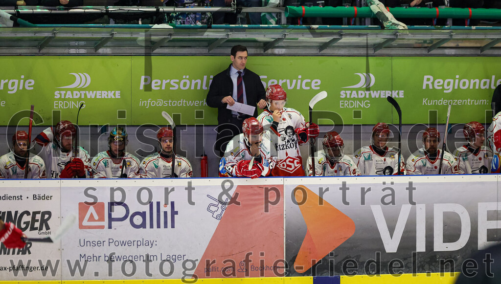 2025-10-24_022_TSV_Erding_gegen_Deggendorfer_SC | Erding, Deutschland, 24.10.2025:Eishockey, Oberliga Süd 2025 / 2026, 11. Spieltag, TSV Erding gegen Deggendorfer SC, Endergebnis: 2:4Foto: Christian Riedel / fotografie-riedel.net