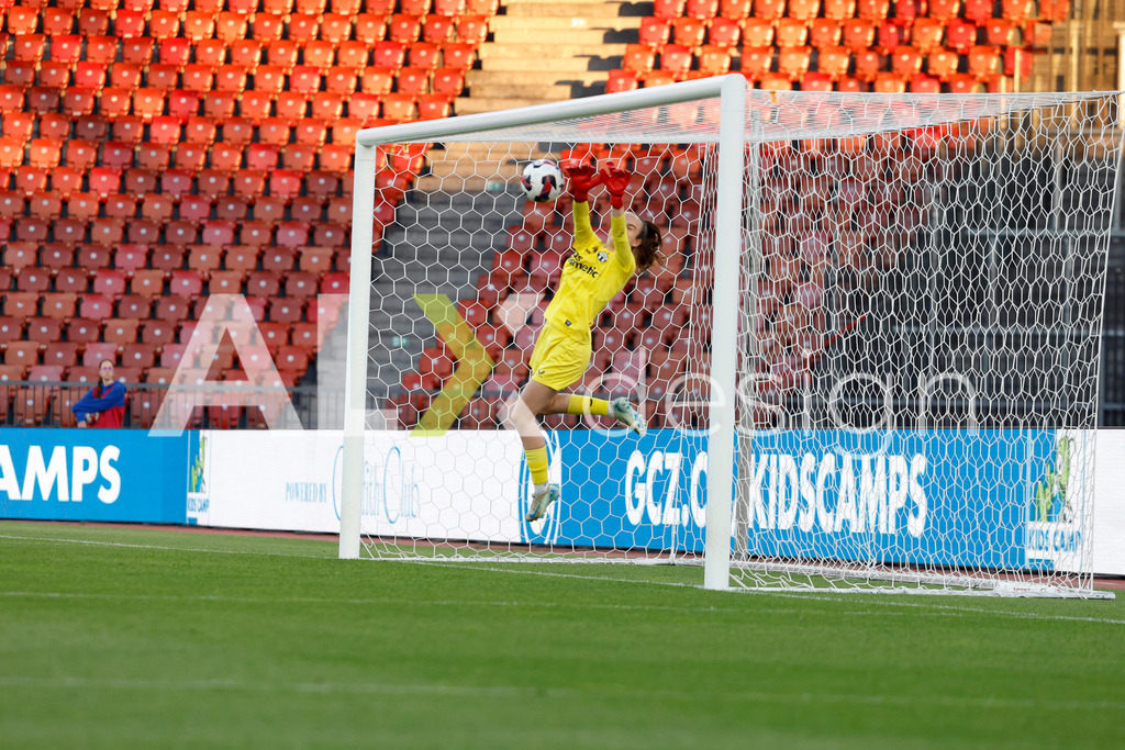 GC Zürich vs FC Zürich - AXA Women’s Super League Playoffs - Stadion Letzigrund | RIANA GMÜR of FC Zürich during the AXA Women’s Super League Playoffs quarter-final second leg between GC Zürich and FC Zürich at Stadion Letzigrund, Zurich, Switzerland. - Realisiert mit Pictrs.com