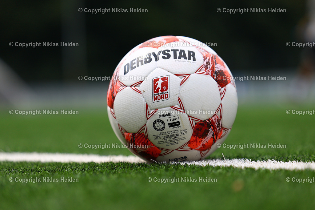 NH_HamburgerSVU21_HolsteinKielU23_Testspiel_20072025 | Spielball der Regionalliga Nord.Fußball I Herren I Testspiel I Saison 2025-2026  I Hamburger SV U21 - Holstein Kiel U23 I 20.07.2025 I Alexander-Otto-Akademie