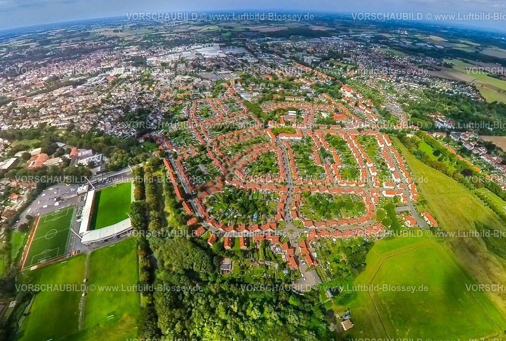 Ahlen230890088 Zechensiedlung GlueckAufPlatz | Luftbild, Zechensiedlung Glück-Auf, Zeche Westfalen Siedlung Ahlen mit roten Dächern, Wersestadion, Erdkugel, Fisheye Aufnahme, Fischaugen Aufnahme, 360 Grad Aufnahme, tiny world, Ahlen, Ruhrgebiet, Nordrhein-Westfalen, Deutschland