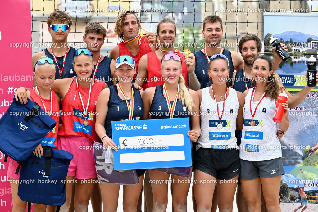 Kärntner Landesmeisterschaft Beach Volleyball | KLEMEN Michael Mario, SPONER Philipp, #2 HUBER Alexander Philipp, #1 FRIEDL Felix, RAINER Christian, RIEGLER Stefan, Kärntner Landesmeisterschaft Beach Volleyball, Kärntner Landesmeisterschaft Beach Volleyball am 18.08.2024 in Villach (Rathausplatz Villach), Austria, (Photo by Bernd Stefan)