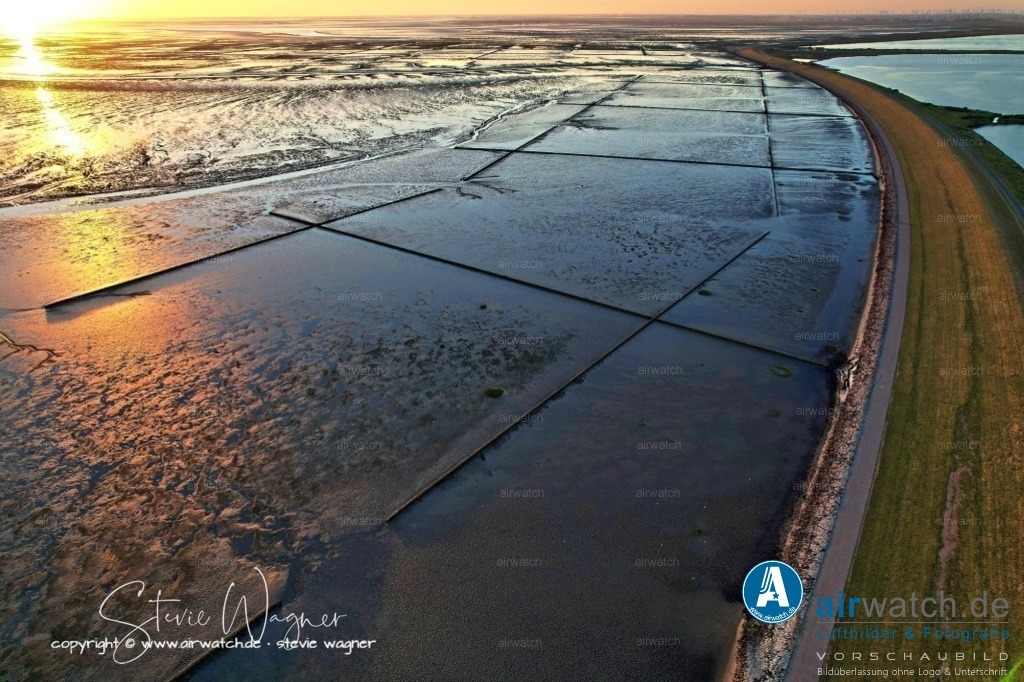 Landgewinnung & Küstenschutz in Nordfriesland | Entdecken Sie atemberaubende Luftbilder und Fotografien auf airwatch.de - Tauchen Sie ein in eine Welt voller faszinierender Aufnahmen aus der Vogelperspektive.