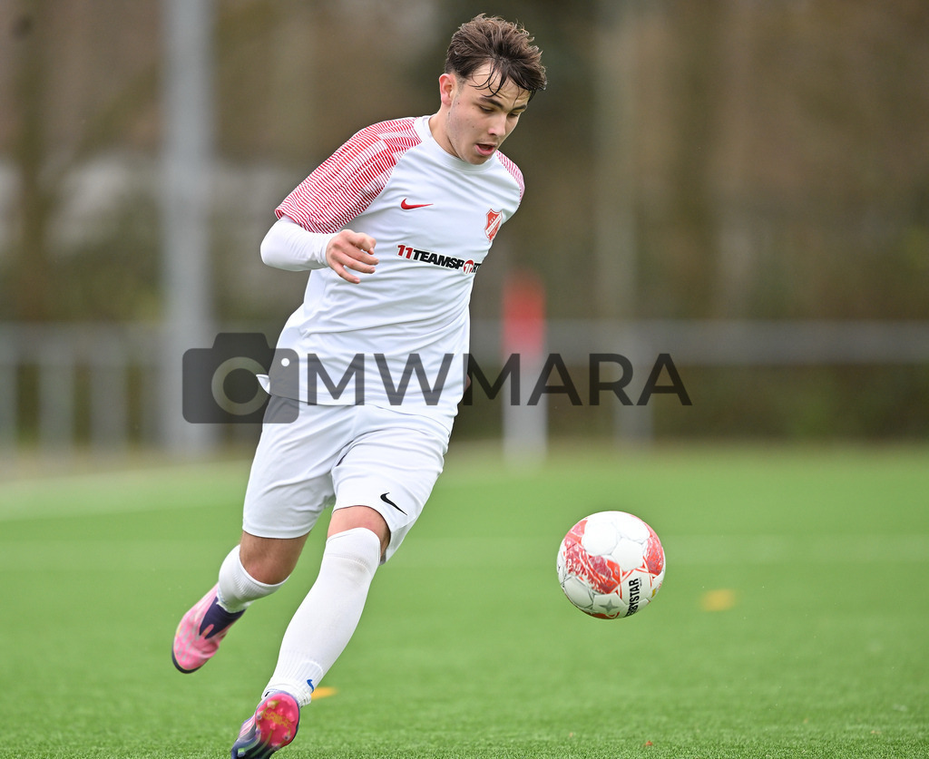 Fussball I Herren I Saison 2025-2026 I Bundesliga I 6. Spieltag I Eintracht Frankfurt - FC Bayern München  | MWMARA - Realisiert mit Pictrs.com