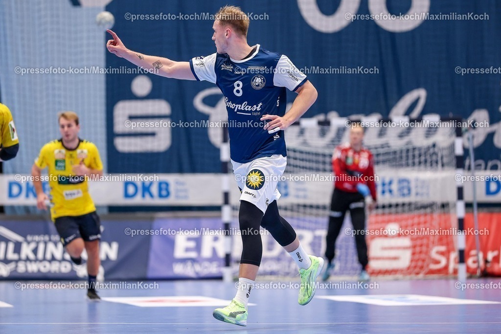 BHC16112501085 | 16.11.2025, Handball, HBL, Bergischer HC - Rhein-Neckar Löwen, Mitsubishi Electric HALLE Düsseldorf: Nico Schöttle (BHC #08) jubelnd 