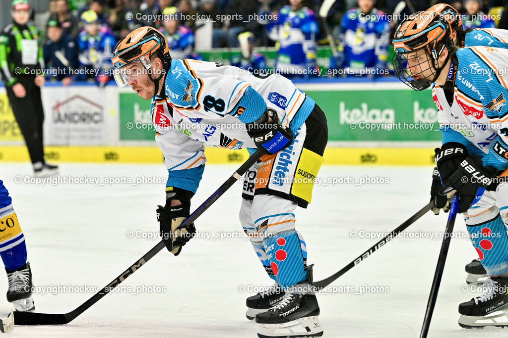 EC IDM Wärmepumpen VSV vs. STEINBACH BLACK WINGS LINZ  | #18 Ograjensek Ken BLACK WINGS LINZ, #23 Söllinger Patrick BLACK WINGS LINZ, EC IDM Wärmepumpen VSV vs. STEINBACH BLACK WINGS LINZ , EC IDM Wärmepumpen VSV vs. STEINBACH BLACK WINGS LINZ  am 28.01.2025 in Villach (Stadthalle Villach), Austria, (Photo by Bernd Stefan)