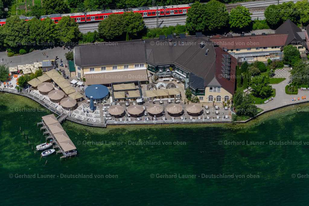 4031270 | STARNBERG 12.06.2020 Tische und Sitzbänke der Freiluft- Gaststätten Seerestaurant Undosa Orange Beach und Hugos Beach Club am Starnberger See in Starnberg im Bundesland Bayern. // Tables and benches of open-air restaurants Seerestaurant Undosa Orange Beach und Hugos Beach Club in Starnberg in the state Bavaria. Foto: Gerhard Launer