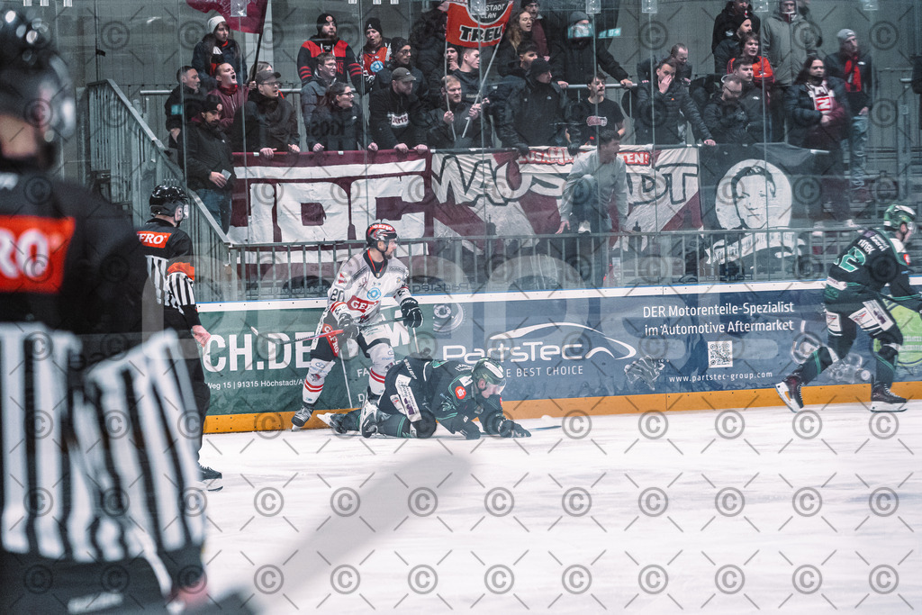 Alligators_vs_Memmingen_05_12_2025-162 | Höchstadt Alligators Fotogalerie: Eishockey-Action aus Franken. Professionelle Spielfotos, Portraits & Stadionbilder zum Download. Jetzt entdecken! - Realisiert mit Pictrs.com