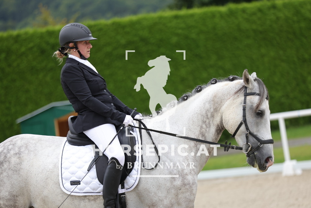 0P6A8716 | Willkommen bei Brunnmayr - Design & Fotografie – Ihrem Spezialisten für Reitturniere und Pferdeveranstaltungen in Oberösterreich, Salzburg und Bayern! Seit über 17 Jahren sind wir leidenschaftlich dabei.