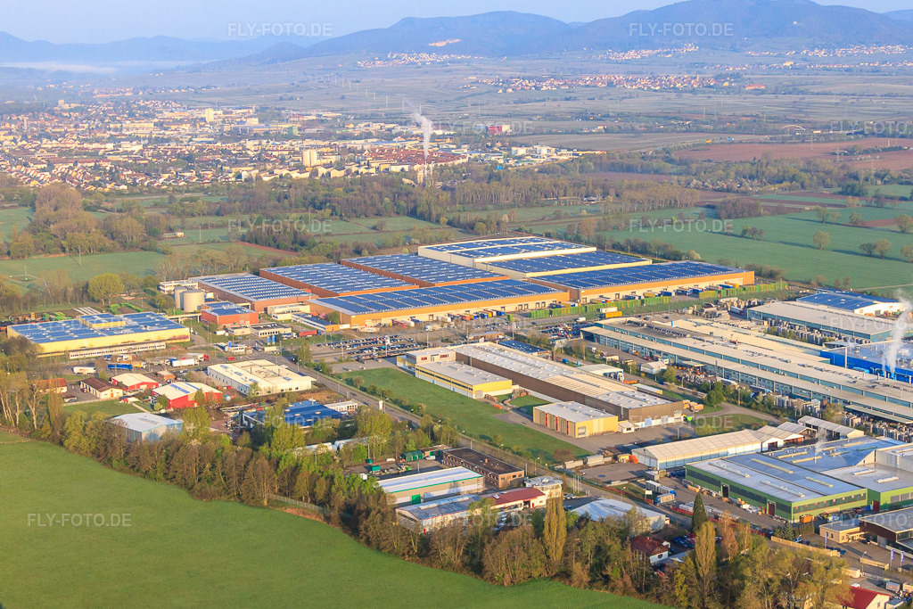 Luftbild: Industriegebiet LANDAU OST mit Michelin REIFENWERKE. LANDAU und RONAL GmbH in Landau in der Pfalz im Bundesland Rheinland-Pfalz in Deutschland.Foto: IMG_49561.jpg vom 13.04.2012 durch Werner Riehm/FLY-FOTO.demichelin logoRONAL | Great Passion for Great Wheels