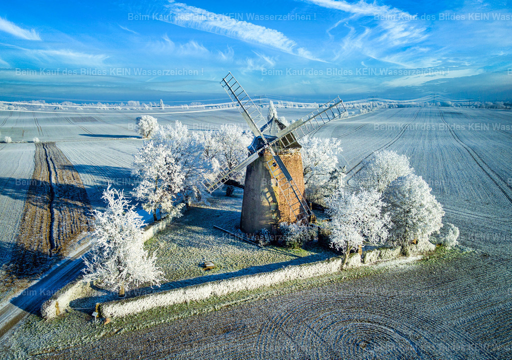 Windmühle Niederndodeleben im winter mit Schleierwolken in blau-3 | Niederndodeleben - Realisiert mit Pictrs.com