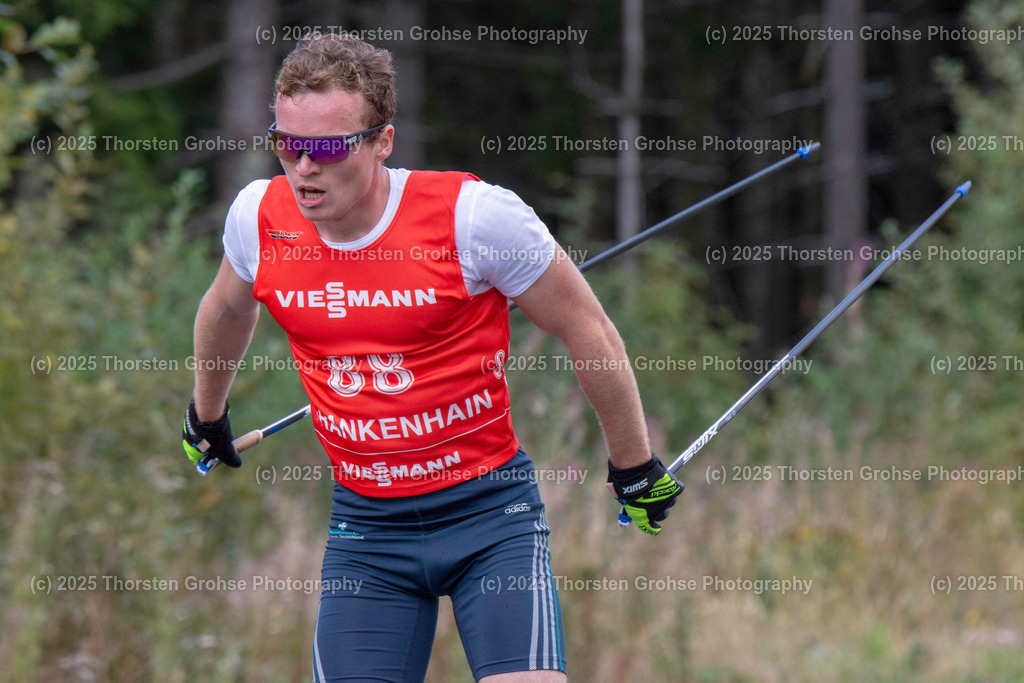 Deutsche Meisterschaften Biathlon | Deutsche Meisterschaften Biathlon, Speziallanglauf Maenner am 14.09.2018 in der DKB SKI ARENA in Oberhof, (Deutschland)

Bild: Fratzscher Lucas vom WSV Oberhof - Realisiert mit Pictrs.com