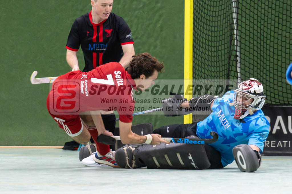 SFE_20251213_0041 | Köln, Deutschland, 13.12.2025:  Hockey 1. Bundesliga Herren Rot-Weiss - DSD Düsseldorf im KTHC Stadion Rot-Weiss Köln Tennis and Hockey Club am 13.12.2025 in Köln, Deutschland. (Foto von Fehrmann)Köln, Germany, 13.12.2025: Hockey 1. Bundesliga Herren Rot-Weiss - DSD Düsseldorf in KTHC Stadion Rot-Weiss Köln Tennis and Hockey Club at 13.12.2025 in Köln, Deutschland. (Foto from Fehrmann)