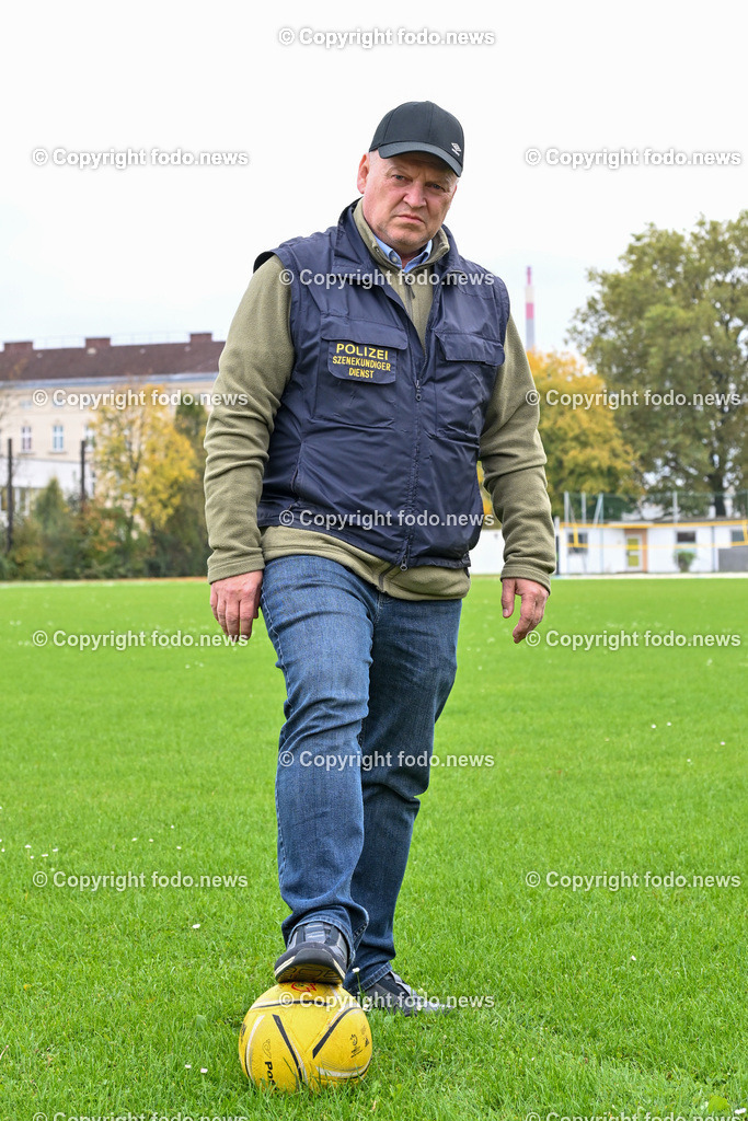 Johannes Prager (Szenekundiger Dienst Polizei Linz)_ 25.10.2023-5 | 25.10.2023, Linz, AUT, Stadtpolizeikommando Linz, im Bild Johannes Prager (Szenekundiger Dienst Polizei Linz)