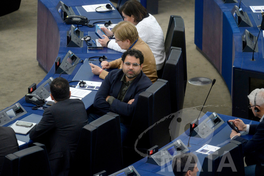 _DWI0231 | Mohammed Chahim (MdEP 2029-2024, Partij van de Arbeid (Niederlande) bei Wiederaufnahme der letzte Plenarsitzung. Das Europäische Parlament in Straßburg, 22.04.2024
 - Realisiert mit Pictrs.com