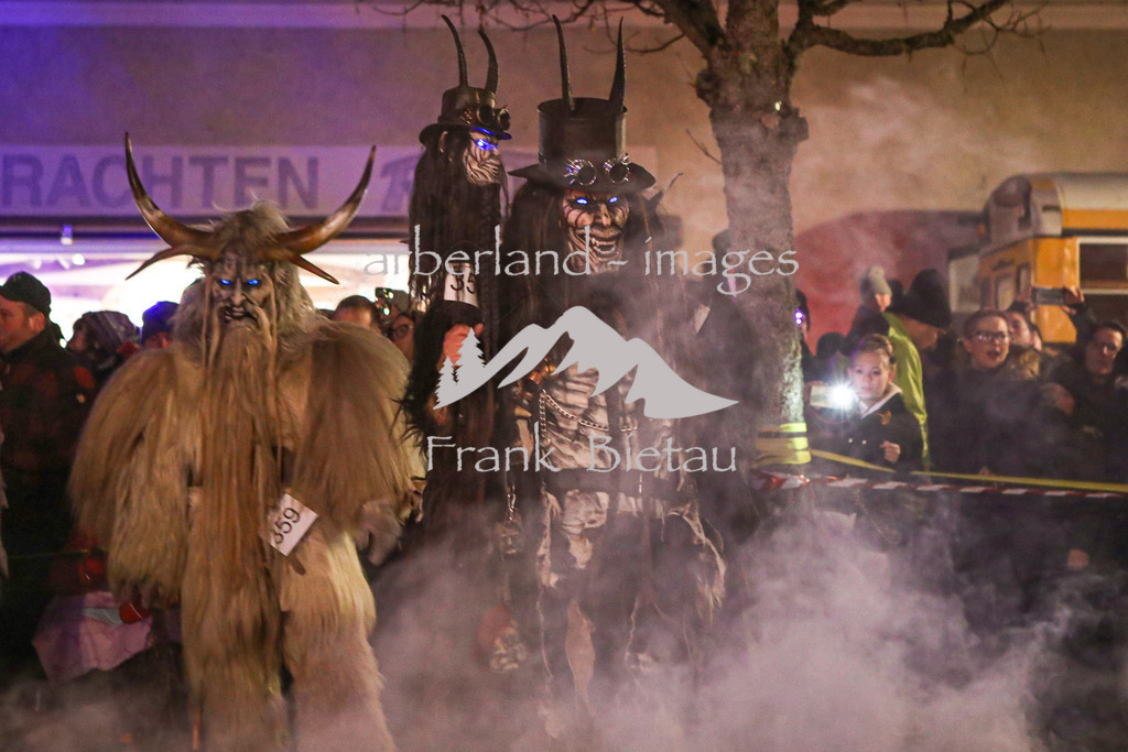 OE7A6839 | das Höllenspektakel im Bayerischen Wald am Abend vor der Sylvesternacht