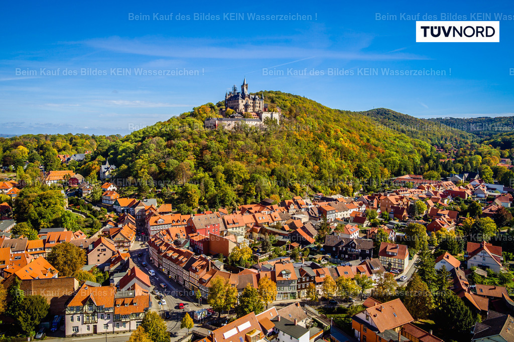 5x Schloß Wernigerode-0021 | Die Magdeburger Platte® - das sind die schönsten Luftbilder von Magdeburg & Sachsen-Anhalt auf Acryl, Leinwand oder zum Download. Das ist Luftbildfotografie & Luftbildaufnahmen mit Drohne & Flugzeug.  - Realisiert mit Pictrs.com