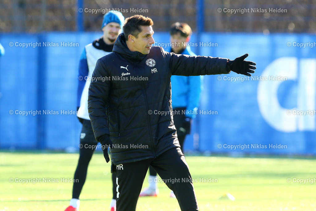NH_HolsteinKiel_Training_19022025 | Marcel Rapp (Trainer, Holstein Kiel)Fußball I Herren I Training I Saison 2024-2025 I Holstein Kiel I 19.02.2025 I Citti-Fußballpark