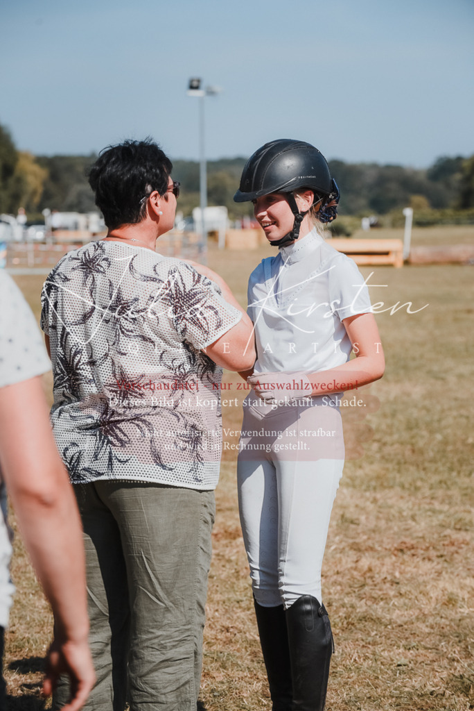 DSC_6388 | Pferde- und Turnierfotografie in Westsachsen. Pferdeportraits, Auftragszeichnungen und intuitive Kunst.