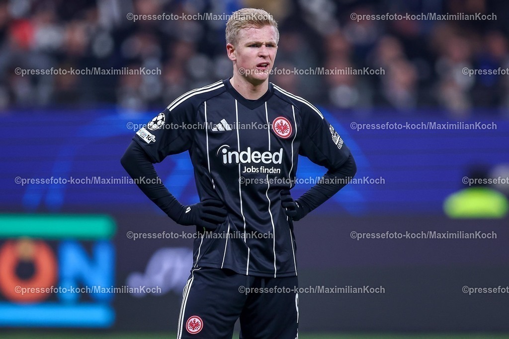UCL26112501041 | 26.11.2025, Fußball, UEFA Champions League, Eintracht Frankfurt - Atalanta Bergamo, Deutsche-Bank-Park (Frankfurt am Main), 5. Spieltag, Saison 2025 2026: Jonathan Burkardt (Eintracht Frankfurt #09)  Regulations prohibit any use of photographs as image sequences and or quasi-video.