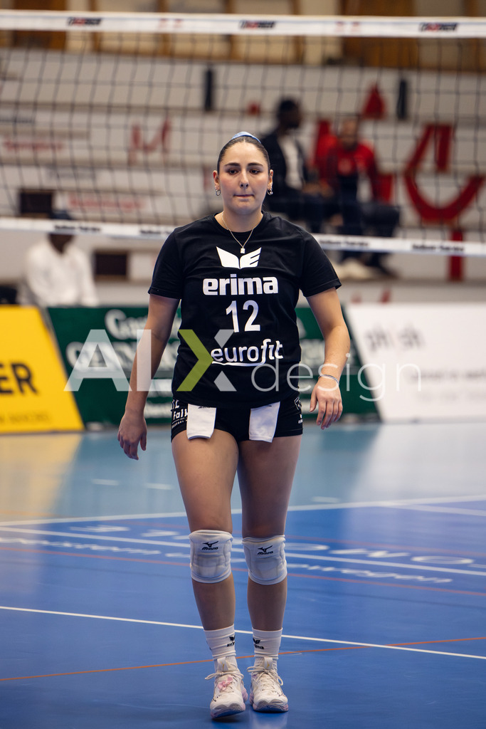 Volleyball I Frauen I Saison 2025-2026 I Volleyball NLA | Women I Round 14 I VC Kanti Schaffhausen - NLZ Volleyball Academy Zürich I 16.01.2026 | VC Kanti Schaffhausen - 12 Isabella Loffreda (CH) – Libera - Realisiert mit Pictrs.com