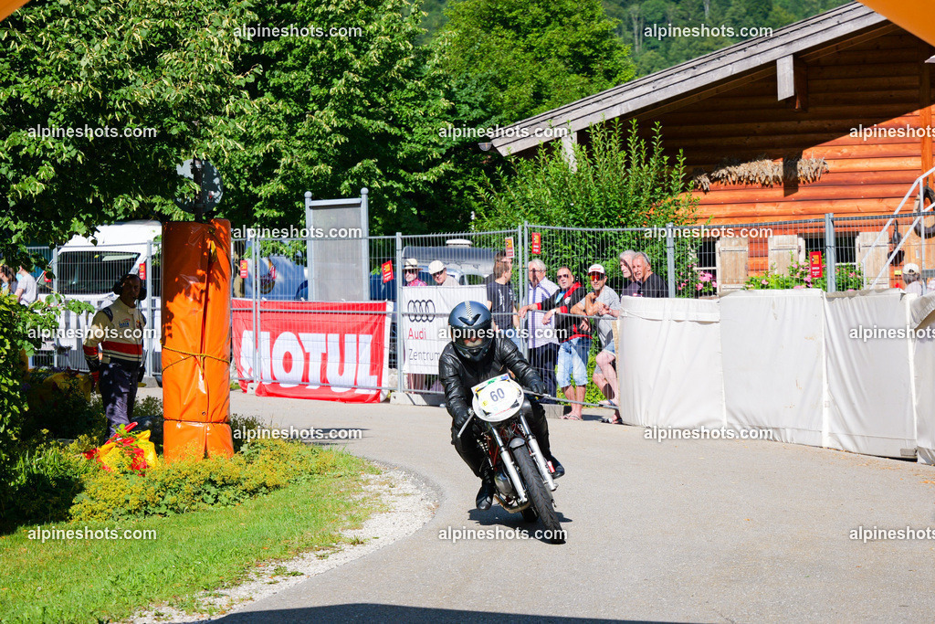 P1025748 | Erleben Sie atemberaubende, hochqualitative Fotos Ihrer Fahrt entlang der malerischen Alpenstraßen. Besuchen Sie alpineshots.com, um professionelle Aufnahmen Ihrer unvergesslichen Reise zu finden und zu kaufen - Realisiert mit Pictrs.com