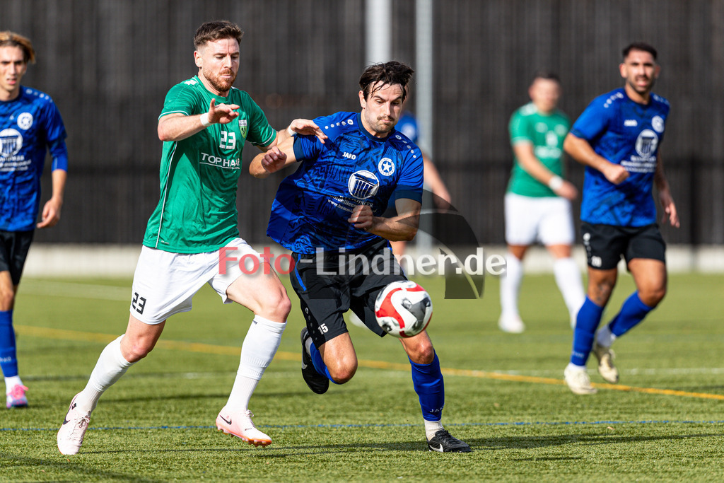 1. FC Penzberg gegen FC Wacker München | Bezirksliga Oberbayern Süd 3, 1. FC Penzberg gegen FC Wacker München, 20241012,Zweikampf zwischen Franz FISCHER (1. FC Penzberg 23) und Jannik BOSNJAK (FC Wacker München 13),2024-10-12 in Penzberg (Stadion an der Karl-Wald-Straße), Franz FISCHER (1. FC Penzberg 23), Jannik BOSNJAK (FC Wacker München 13)Copyright: WolfgangxLindner www.foto-lindner.de