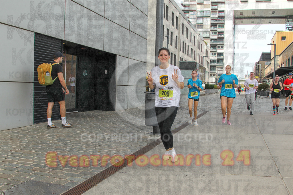 250920_1327_EV4_5617 | Sportfotografie im Rhein-Sieg Kreis, Köln, Bonn, NRW, Rheinland Pfalz, Hessen, etc. Unser Tätigkeitsfeld umfasst den Laufsport vom Volkslauf über den Marathon, Duathlon, Triathon bis zum Ultralauf wie Kölnpfad Ultra oder Schindertrail.