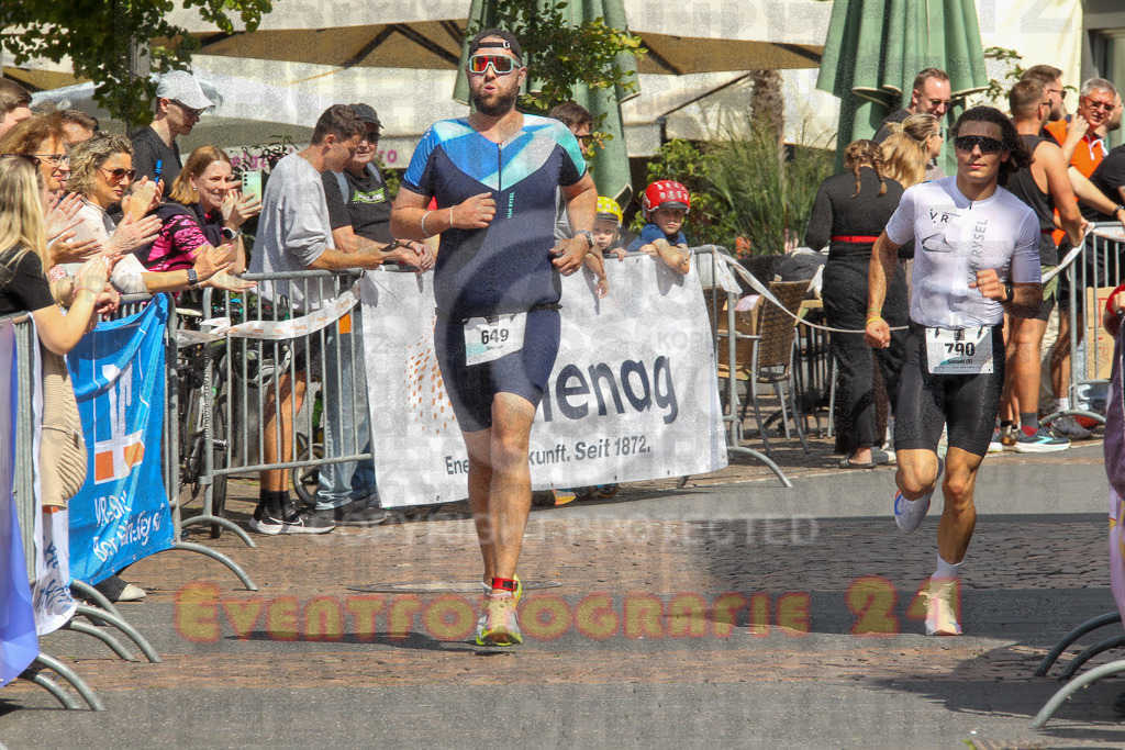 250824_1457_EV4_2414 | Sportfotografie im Rhein-Sieg Kreis, Köln, Bonn, NRW, Rheinland Pfalz, Hessen, etc. Unser Tätigkeitsfeld umfasst den Laufsport vom Volkslauf über den Marathon, Duathlon, Triathon bis zum Ultralauf wie Kölnpfad Ultra oder Schindertrail.