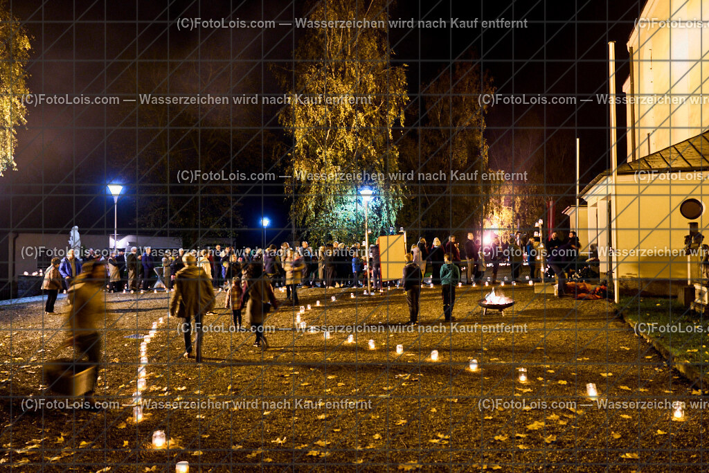 ALP8667_Nacht der tausend Lichter_starker Andrang | (C)FotoLois.com, Alois Spandl. 'Nacht der 1000 Lichter' in der Pfarrkirche Wieselburg, Do 31. Oktober 2024.