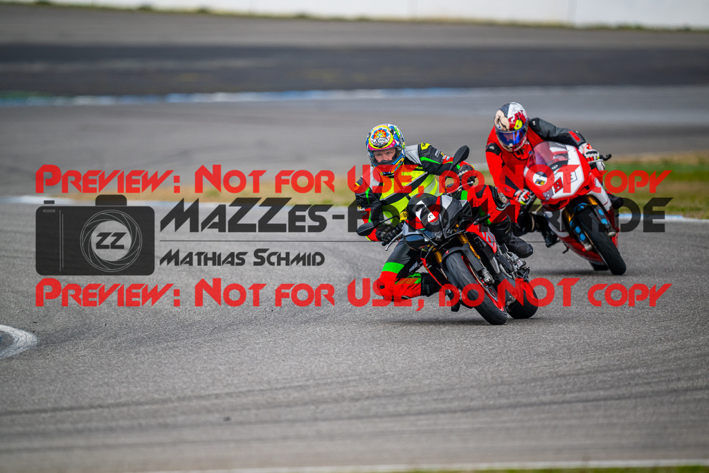 MaZZes_Fotomatrix_20240316_6007705_7351 | Fotograf Mathias Schmid
Sportfotograf,
Eventfotograf,
Hochzeitsfotograf,
Portraitfotograf