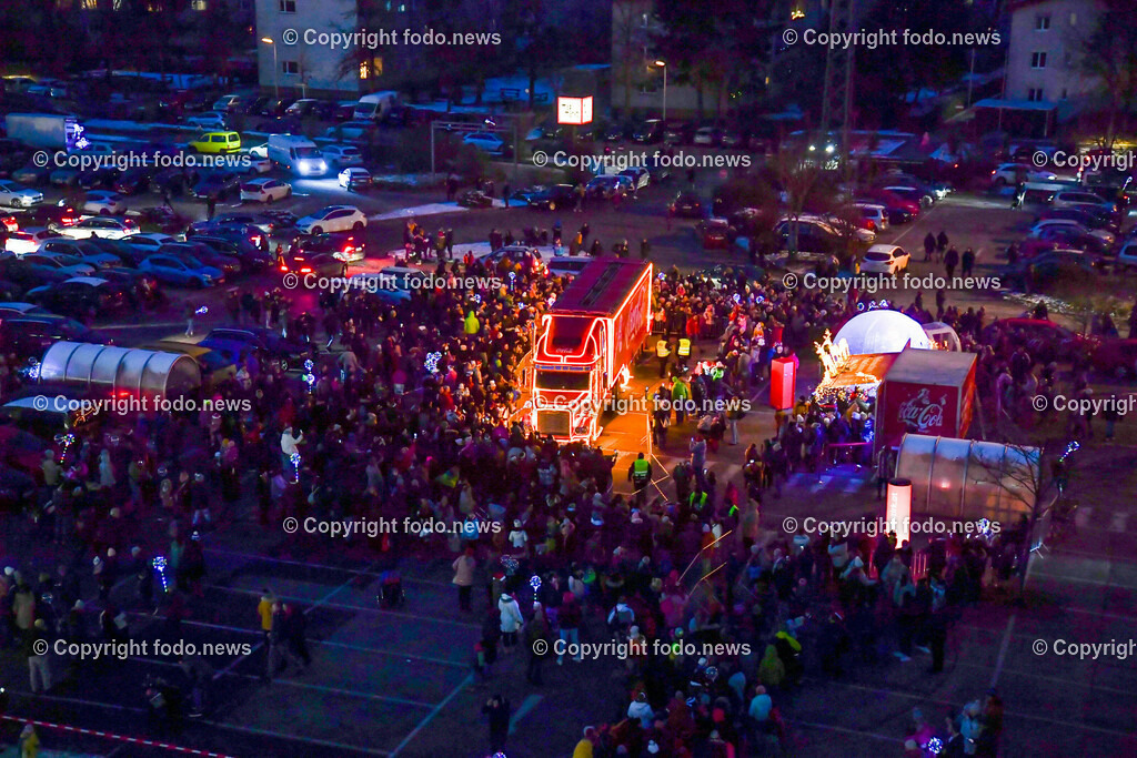 Coca Cola Weihnachtstruck in Linz_ 13.12.2022-26 | 13.12.2022, Linz, AUT, Maxi Markt Linz, im Bild Coca Cola Weihnachtstruck in Linz 2022