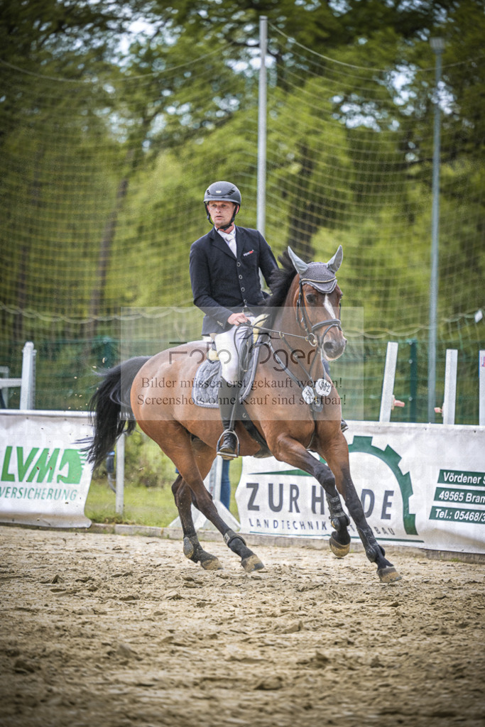 DOS_2094 | Entdecke hochwertige Reitturnierfotos von Foto Oger. Professionell, emotional und authentisch – jetzt Lieblingsmomente im Shop bestellen.Deutschlandweite Turnierfotografie. - Realisiert mit Pictrs.com