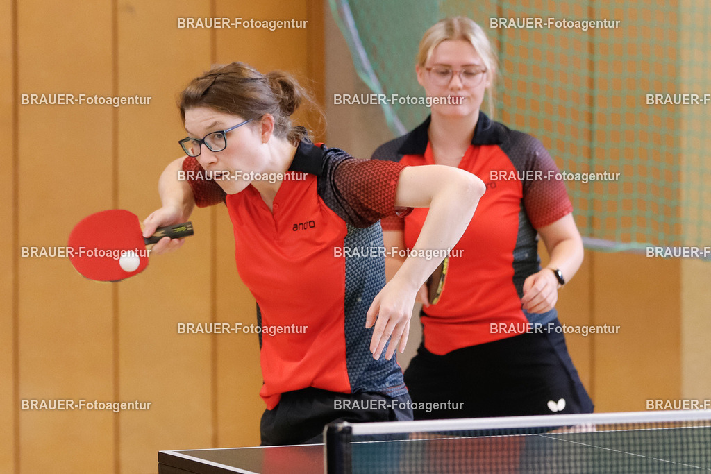 097_KFC_20230815_0001.JPG -  - KFC Uerdingen vs SF Baumberg - Oberliga Niederrhein | Krefeld, Deutschland, 03.09.23:   

Anrather TK RW Damen (li)Spix (re)Hartkopf 

waehrend des Spiels der der NRW Liga zwischen Anrather TK RW Damen  vs 1. TTC SG Dülken in der Kicker-Halle Willich-Anrath   am 03. September  2023 in Willich Anrath. 

(Foto von Michael Adler / Brauer-Fotoagentur)

