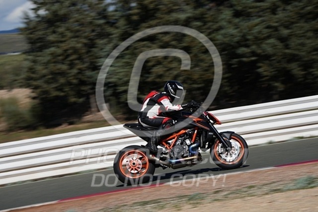 2025_03_10_PBK_12397 | Sportfotografie; SlowMotion; Video; Rennstrecke; Hafeneger; Speer; Racing; RSE; BMW; CBO; Trackday; Motorsportarena; Hockenheimring; Brno; Most; Barcelona; Valencia